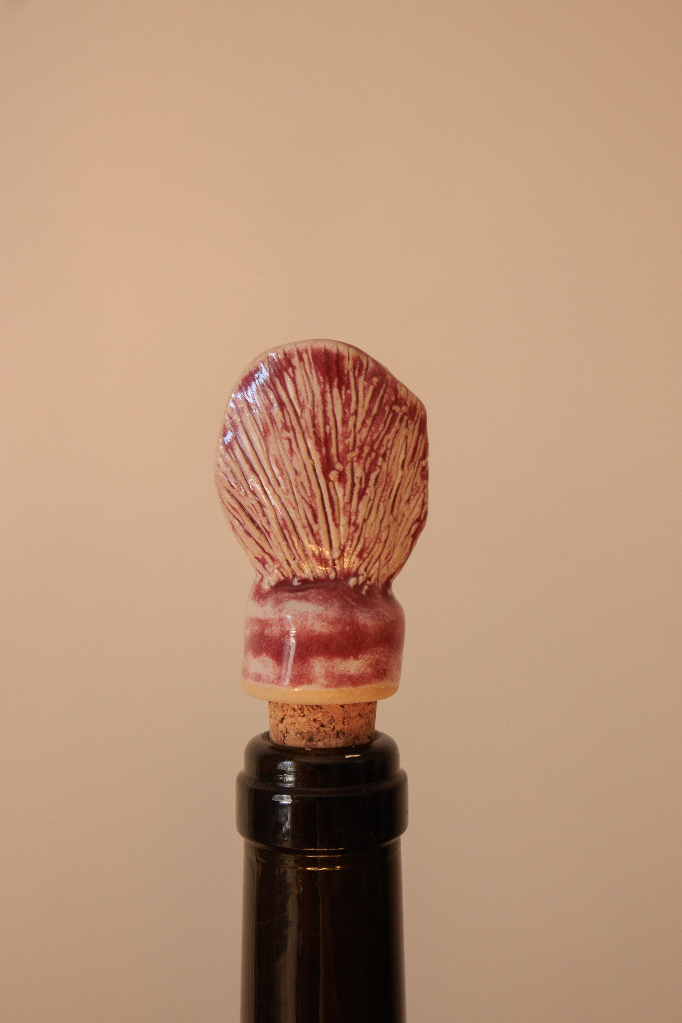 Decorative Ceramic Wine Stopper - Burgundy Clam
